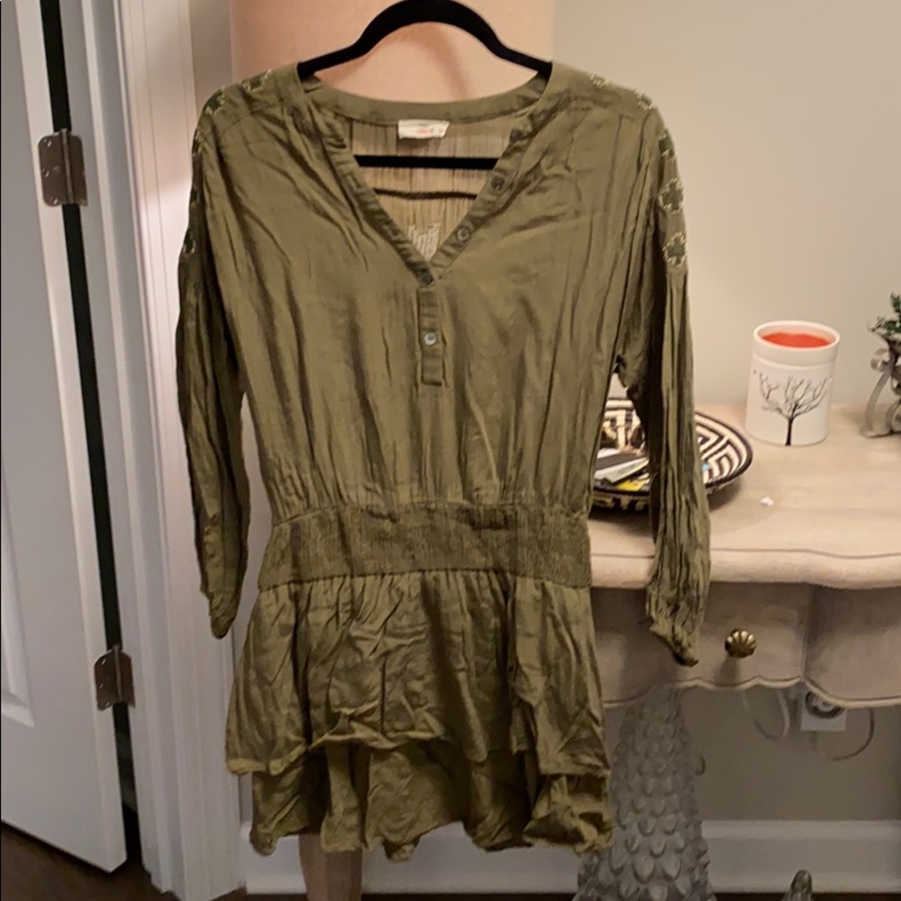 Dress with embroidery detail. Size Small